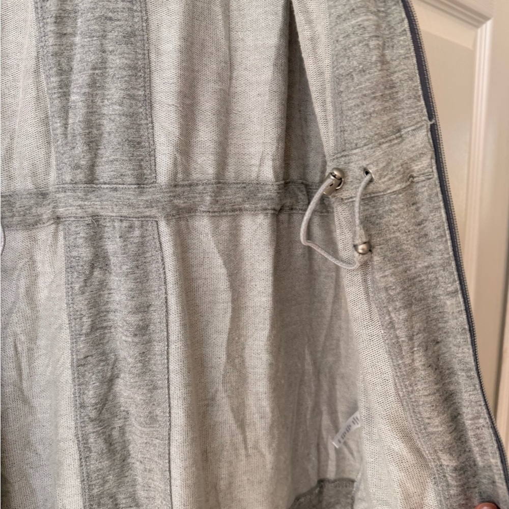 Athleta Lotus Lightweight Heather Gray
Comfy Hoodie Vest - Picture 6 of 8